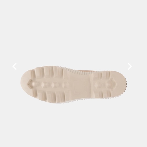 Brand new Dolce Vita Ociana sneakers in Dune Nubuck. - Picture 6 of 10